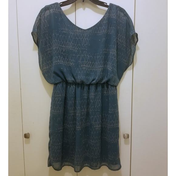 Lush Blouson Dress - Picture 2 of 4